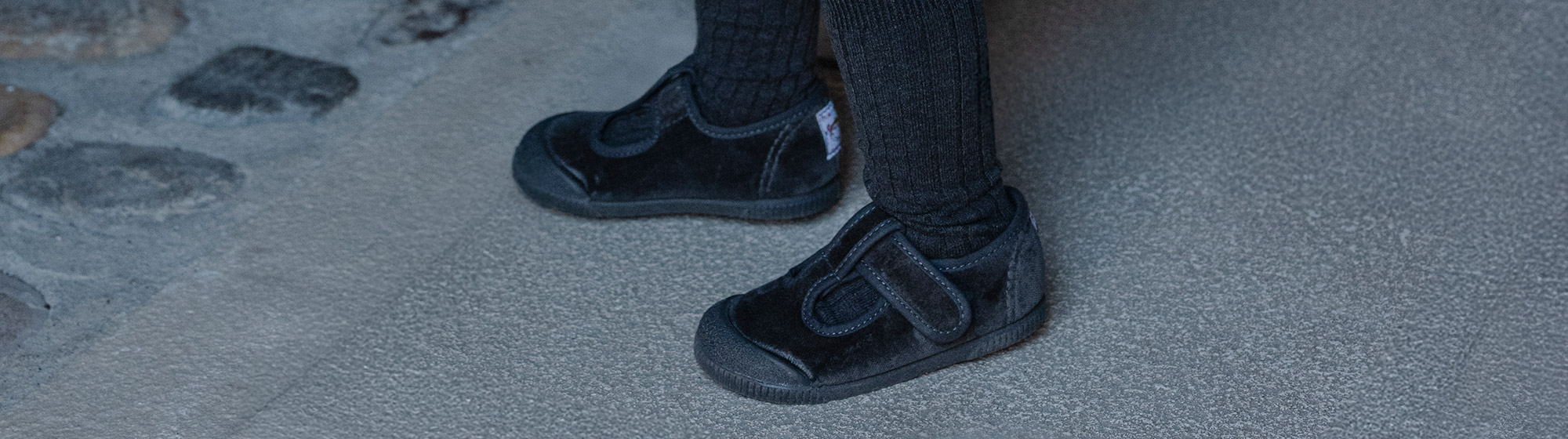 Barfuß T-Spangenschuhe
