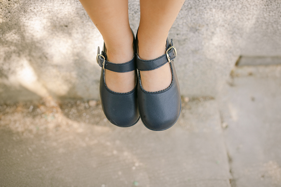 Riemchenballerinas aus Leder mit Schnalle