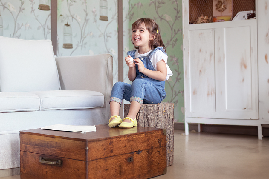 Mädchen Riemchenballerinas  aus Stoff mit dünnem Klettverschlussriemen
