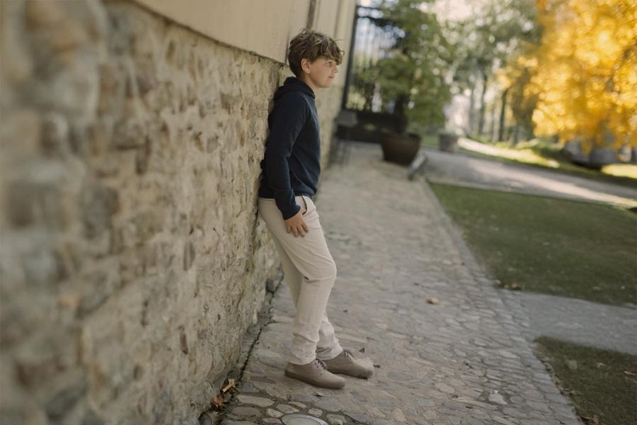 Stiefel mit künstlichem Fellfutter und Schnürsenkeln