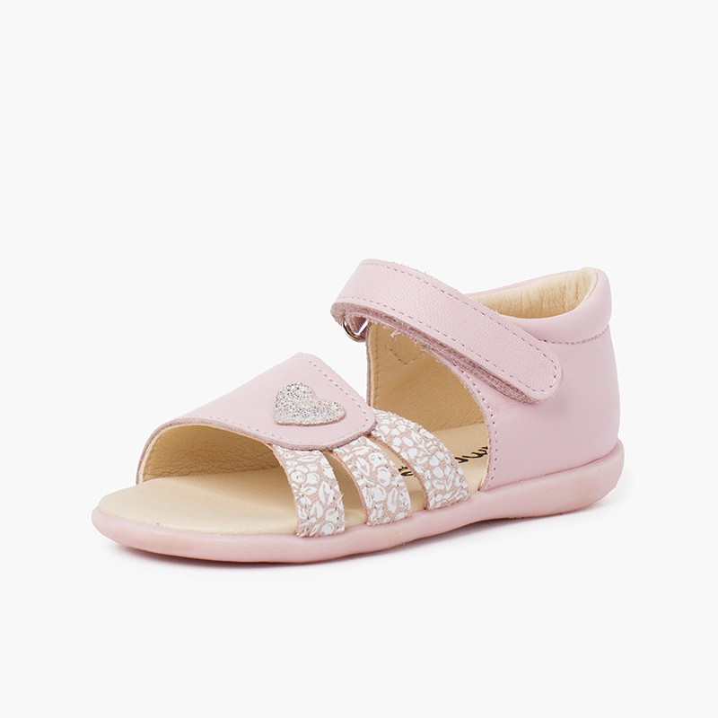Sandalen aus Leder für Mädchen mit Herzmotiv für die ersten Schritte Rosa