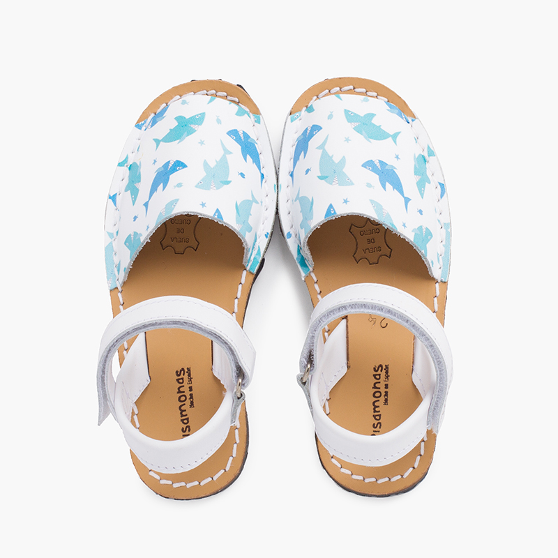 Bedruckte Menorquinische für Jungen mit Haftbandverschluss Haie