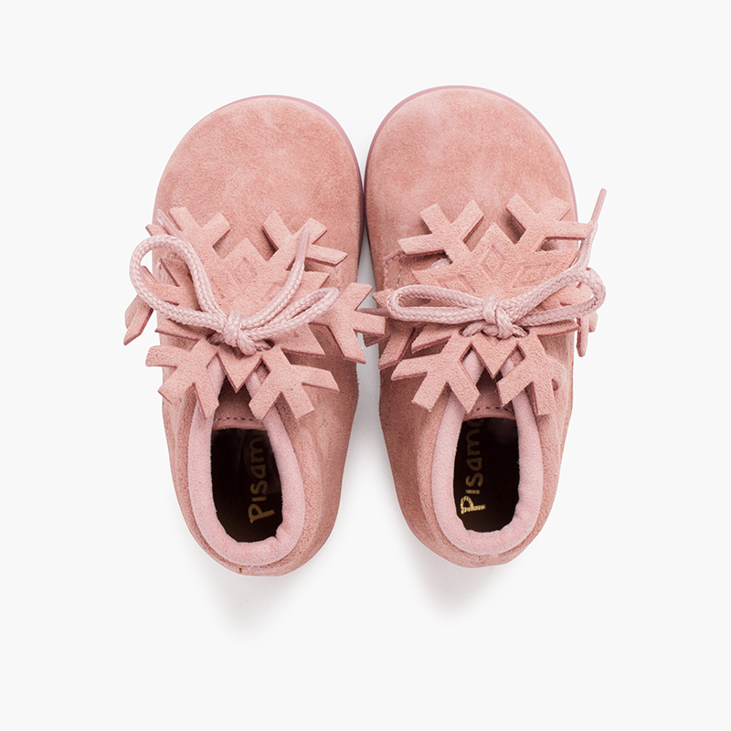 Wildlederstiefeletten mit Schnürsenkeln und Schneeflockenapplikation Rosa
