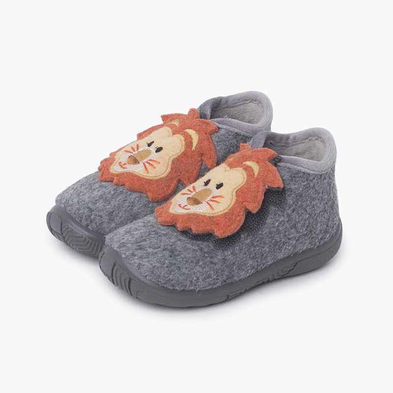 Hausschuhe für erste Schritte mit Tiermotiven Löwe
