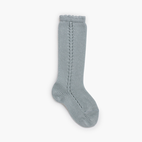 Hohe Perlé-Socken mit seitlichem Lochmuster Nebel