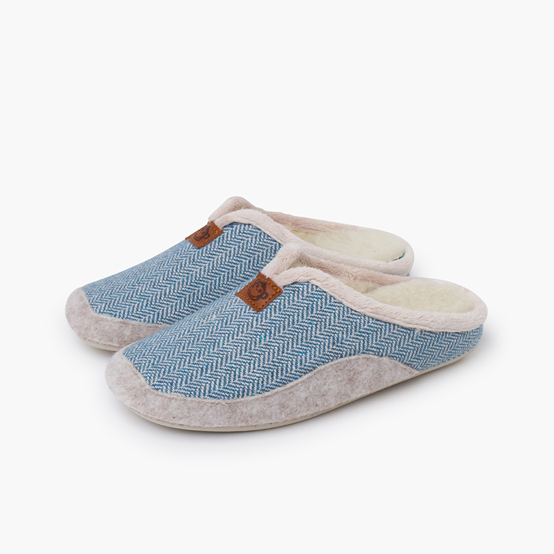 Hausschuhe aus reiner Wolle mit Fischgrätenmuster Himmelblau