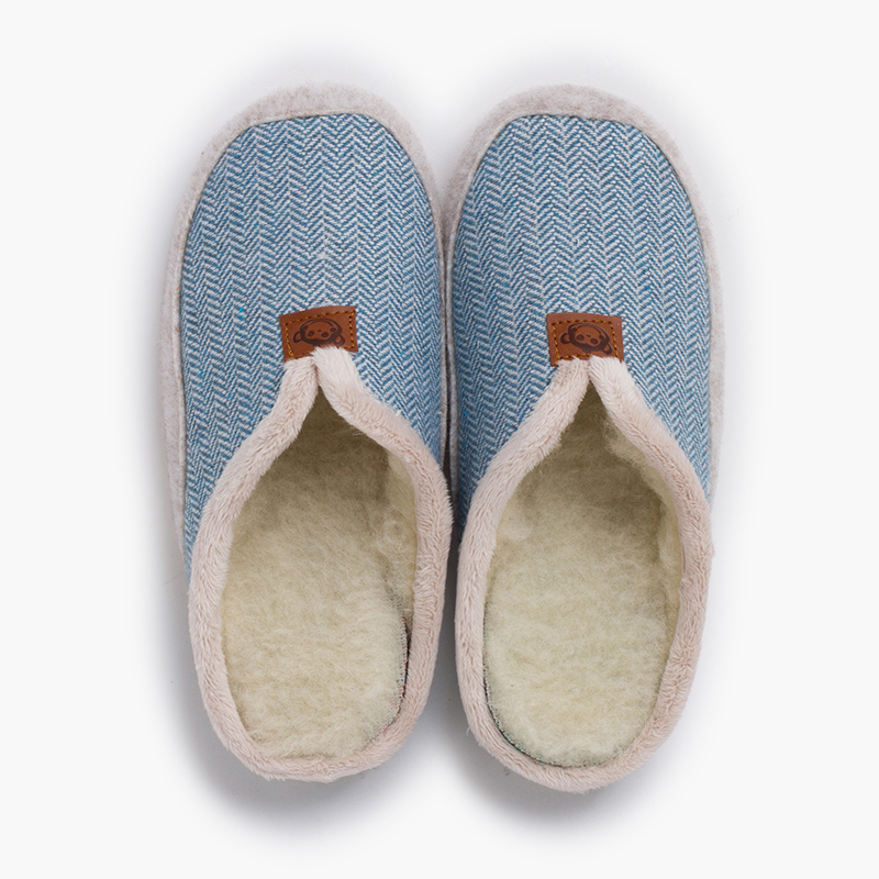Hausschuhe aus reiner Wolle mit Fischgrätenmuster Himmelblau