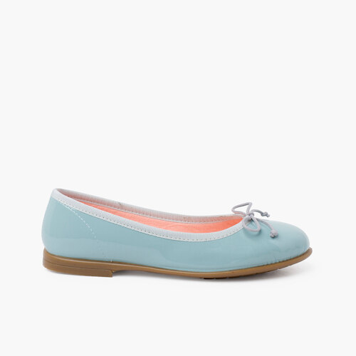 Lackleder-Ballerinas mit Karamellsohle Himmelblau