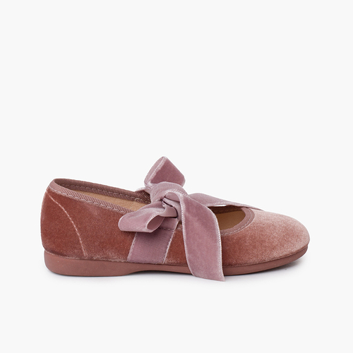 Samt-Mary Janes mit Schleifenbindung Make-up