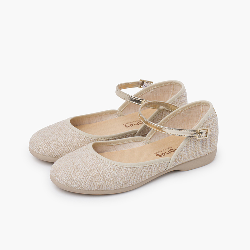 Mary Janes aus Leinen mit ausgeschnittenem Design und metallischem Armband Roh