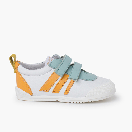 Sneaker mit seitlichen Streifen Wassergrün und Orange