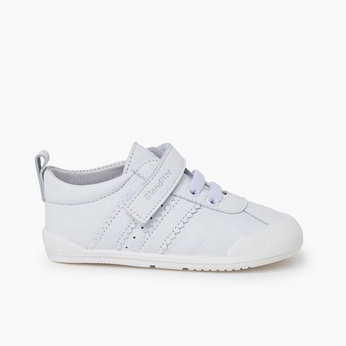 Sneaker mit weißen Streifen und Klettverschluss Weiß
