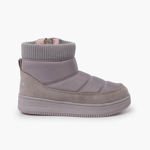 Stiefel aus gepolstertem Textil Grau