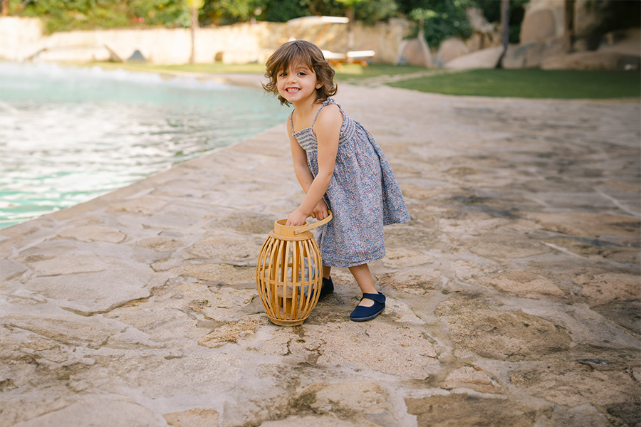 Barefoot-Mary-Janes aus Leinwand mit breitem Verschluss