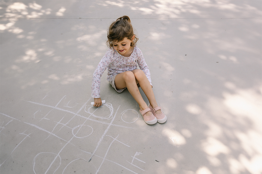 Barefoot-Mary-Janes aus gewaschener Leinwand