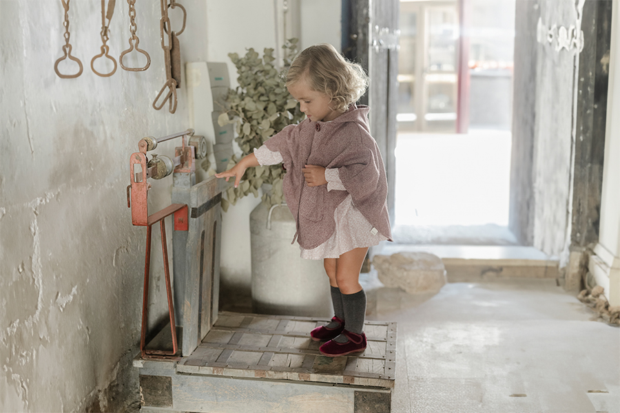 Barefoot-Mary Janes Samt Klettverschluss