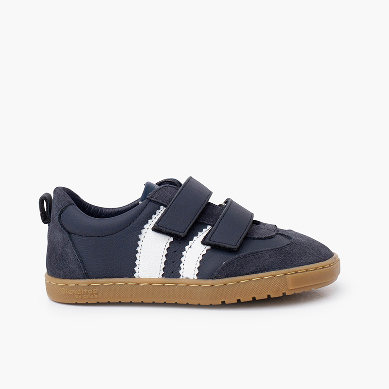 Blanditos-Sneaker Seitenstreifen Karamellsohle Marineblau