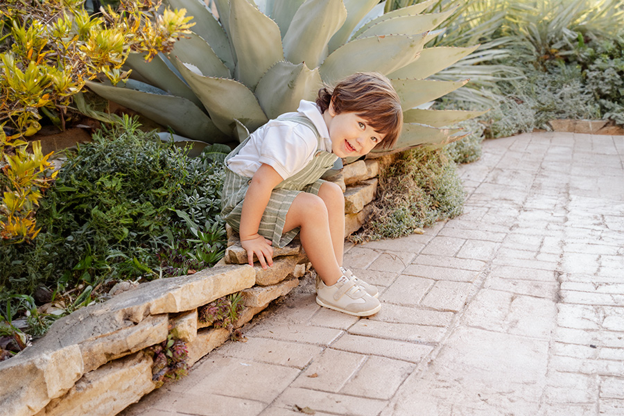 Barfuß-Sneaker Elastikschnürsenkeln und Klettverschluss