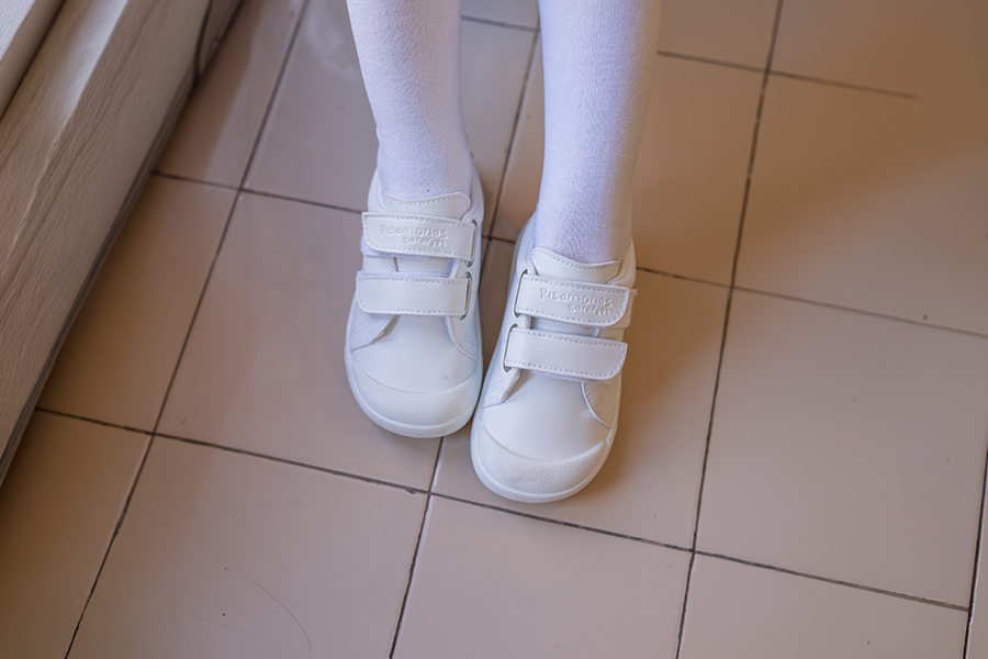 Weiche Barefoot-Sneaker Schule Lederoptik