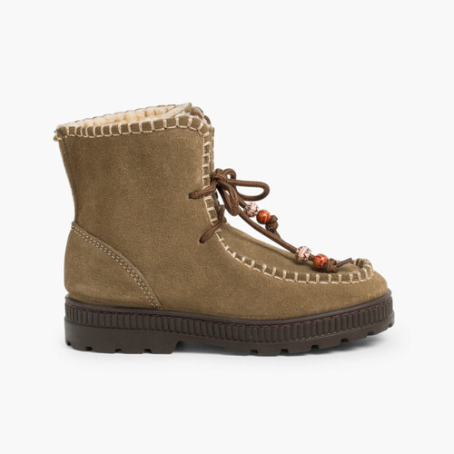 Wildlederstiefel mit Ornamenten und Winterfutter Khaki