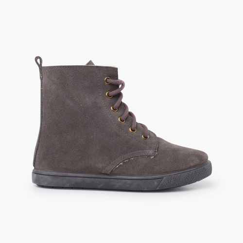 Lammfellstiefel mit Schnürsenkeln und seitlichem Reißverschluss Grau
