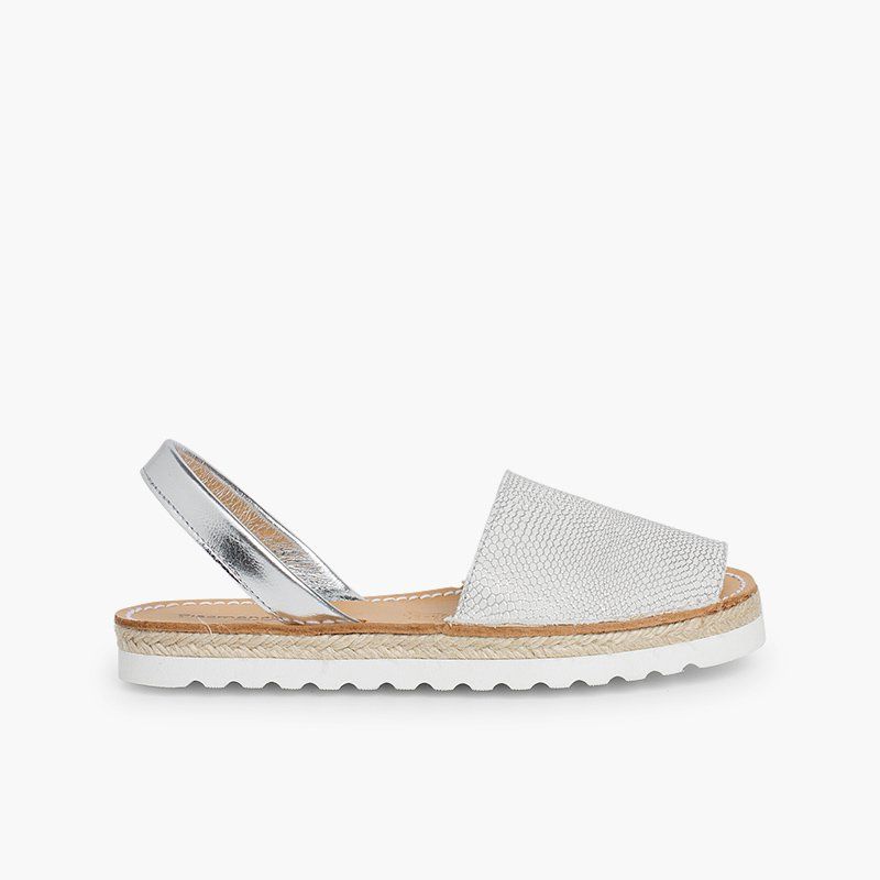 Menorquinas Mädchen und Frau mit Schlangeneffekt