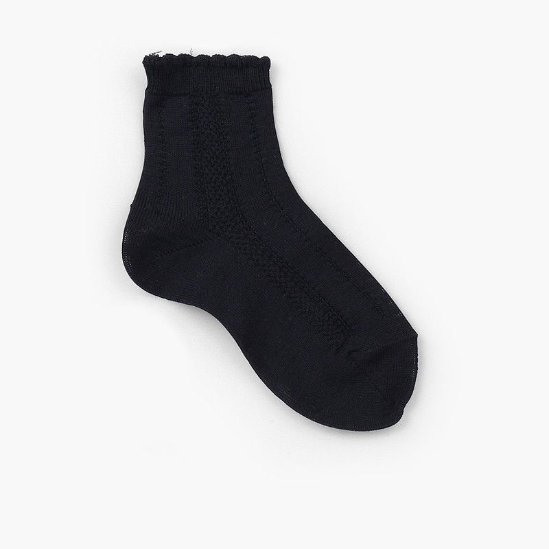 Kurze Lochmuster-Socken