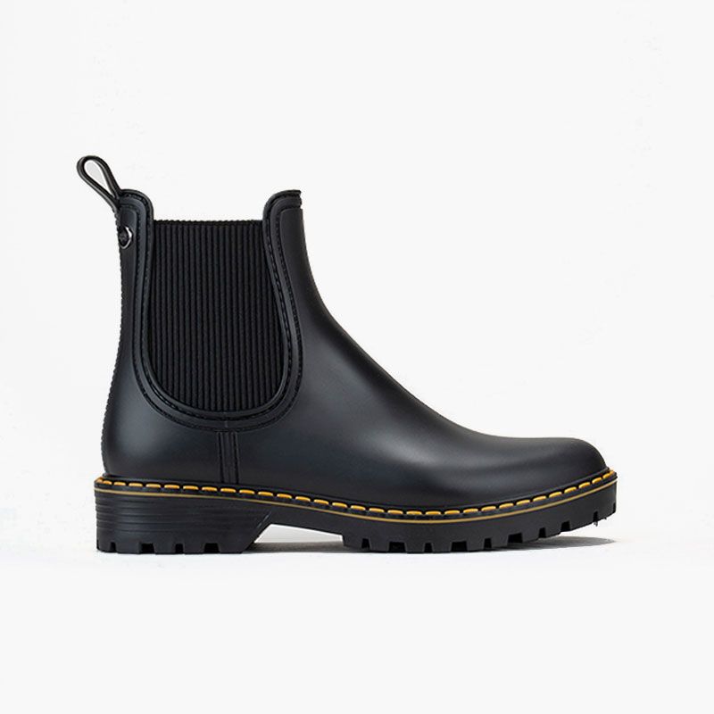 Regenstiefel mit mattem Finish Kontrastnähten und Tracksohle