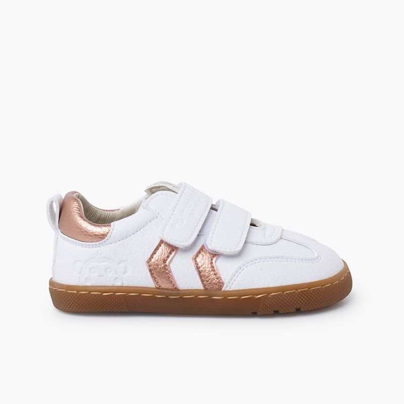 Barfuß-Sneaker mit seitlichen metallisierten Bändern