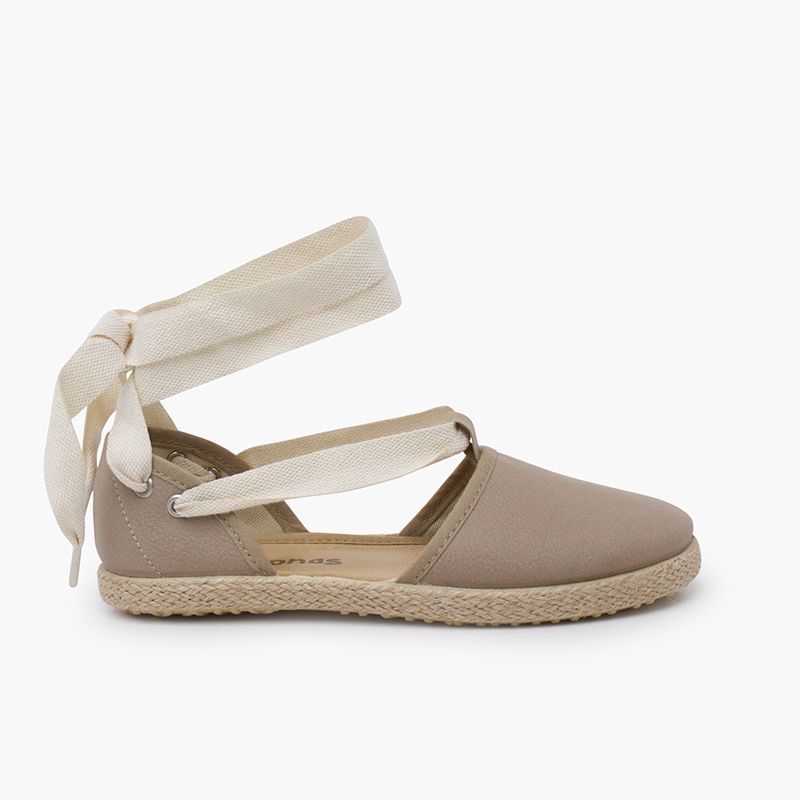 Espadrilles mit Bändern aus veganem Leder
