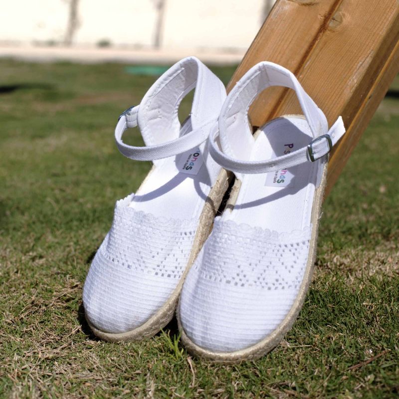 Durchbrochene Espadrilles für Mädchen mit Schnalle