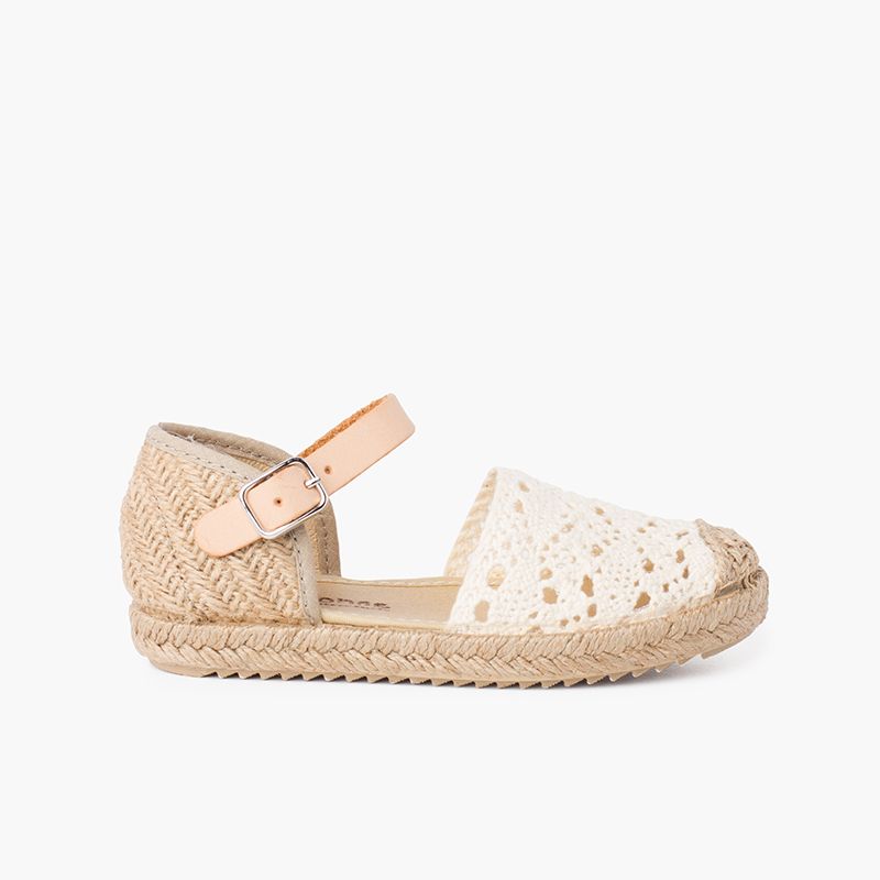 Espadrilles mit Makramee für Mädchen mit Schnalle