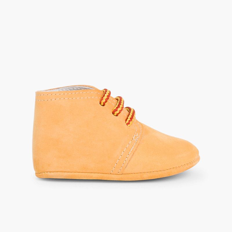 Baby-Badekappen aus Nubukleder mit zweifarbigen Schnürsenkeln