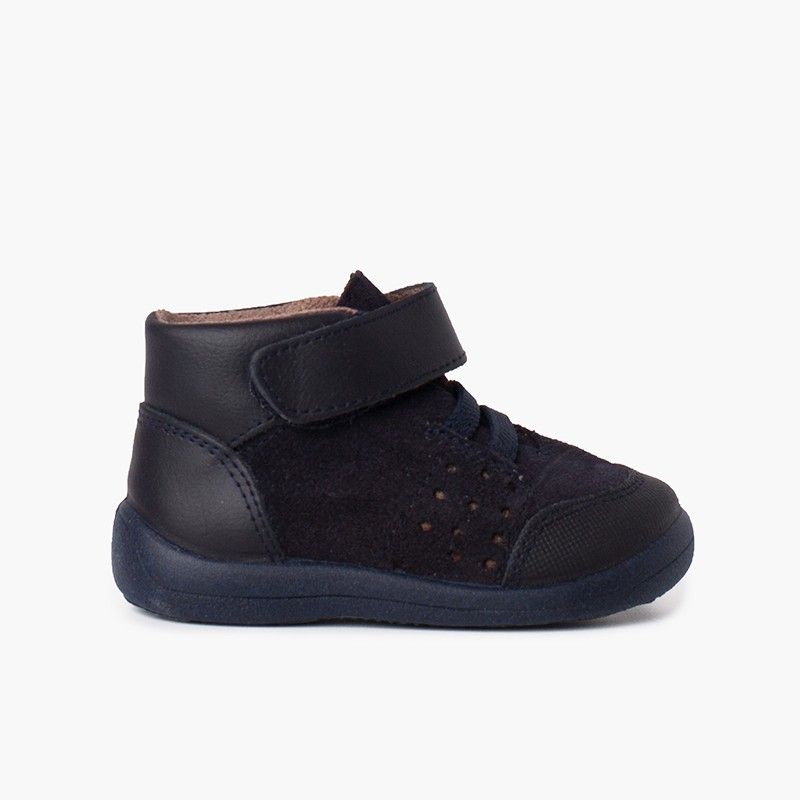 Baby Stiefeletten mit verstärkter Spitze und Ferse aus Leder und Haftbandverschluss