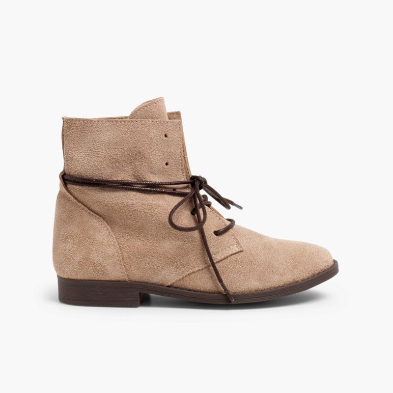 Schnürstiefel aus Veloursleder