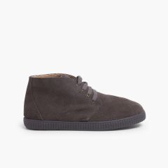 Stiefel mit künstlichem Fellfutter und Schnürsenkeln Grau