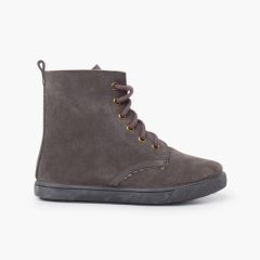 Lammfellstiefel mit Schnürsenkeln und seitlichem Reißverschluss Grau