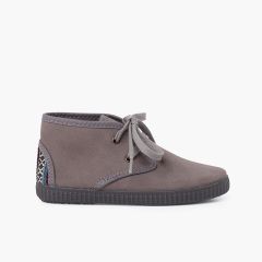 Stiefel mit ethnischem Stickerei-Design und Thermosohle Grau