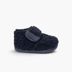 Barfuß-Hausschuhe Stiefelform Teddyfell-Optik Marineblau