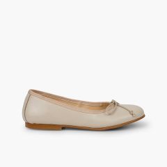Ballerinas für Mädchen aus Leder für Kommunionen Beige