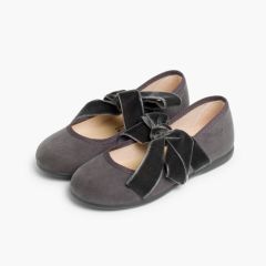 Mary Janes mit Samtschleife Grau