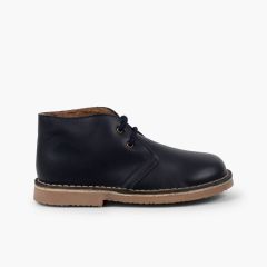 Desert Boots aus Leder mit Schnürsenkeln und Lammfell-Innensohle Marineblau