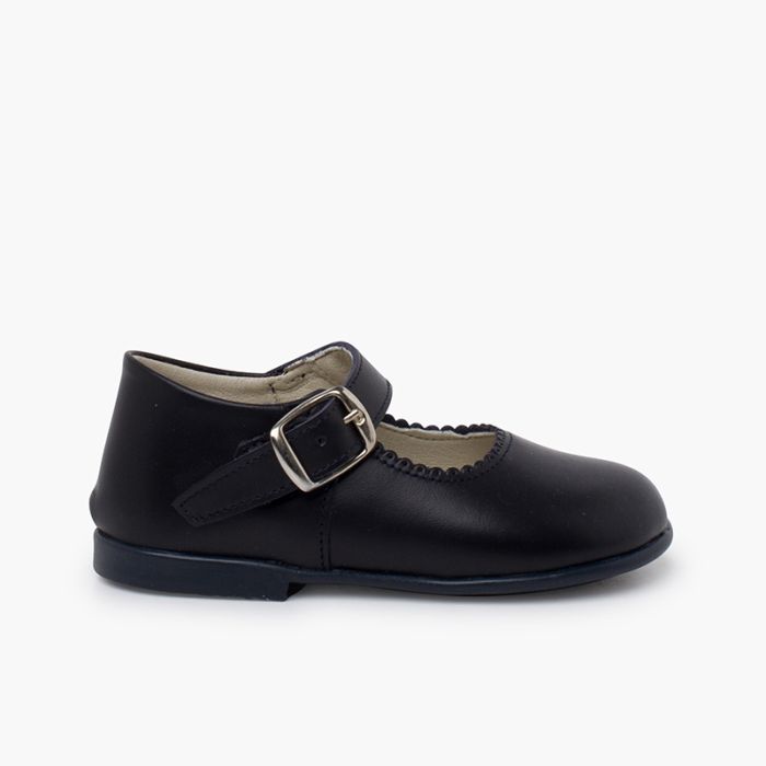 Riemchenballerinas aus Leder mit Schnalle