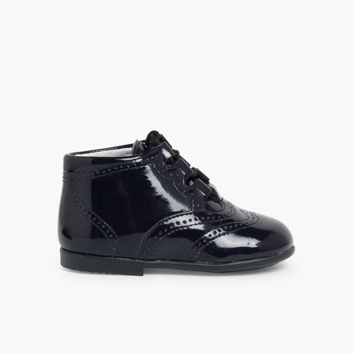 Englische Schuhe / Englische Lacklederstiefel