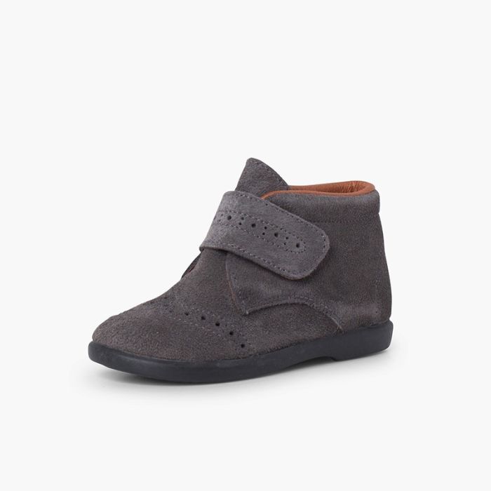 Baby Stiefeletten mit Perforierungen und Haftbandverschluss
