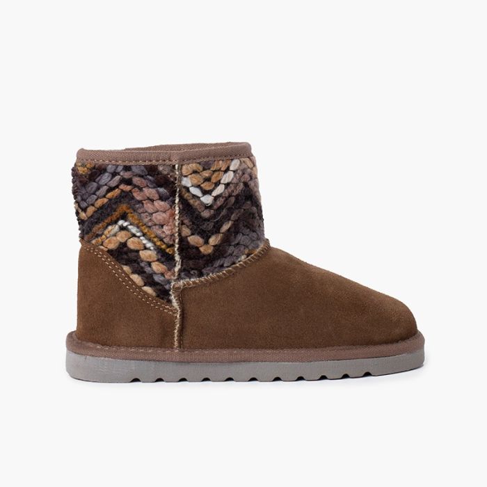 Niedrige Wanderstiefel im australischen Stil mit Woll-Details in verschiedenen Farben