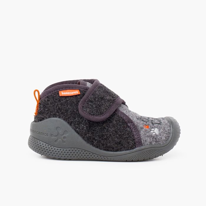 Biomecanics Heimschuhe mit verstärkter Zehenpartie