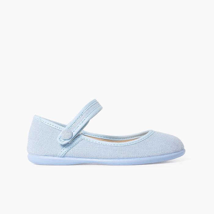 Tiefe Mary Janes mit Knopfdetail und Klettverschluss
