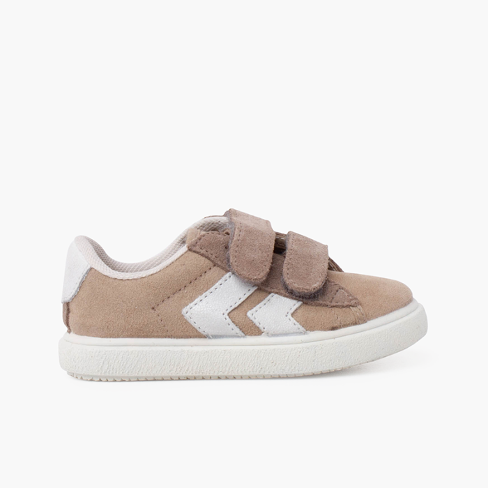Sneakers mit seitlichen Streifen und Klettverschluss aus Wildleder