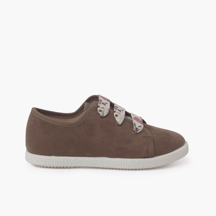 Sneakers mit Schnürsenkeln und Blumen aus Serratex